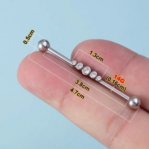 1 Piece Bar with Rhinestone Industrial/Crawler 14g Piercing NWT - Picture 4 of 5